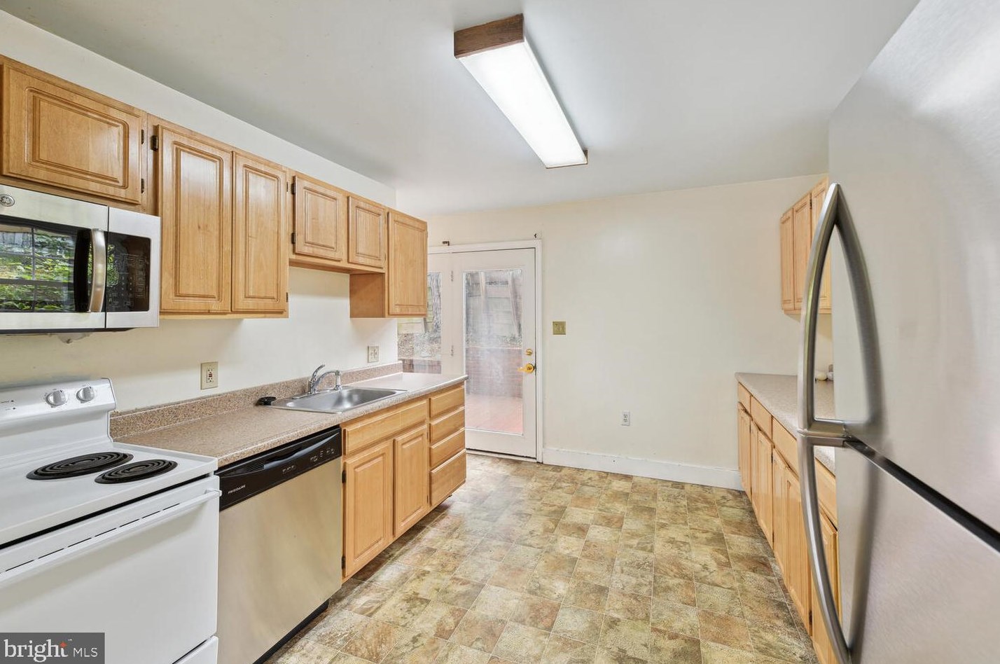 5736 Carlin Springs Rd, Arlington VA  22203-1204 exterior