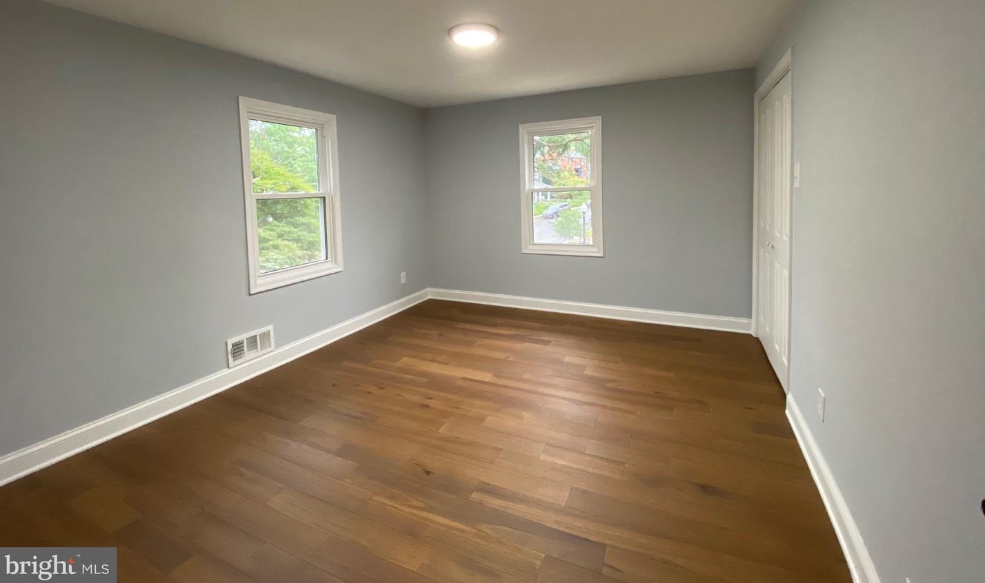 1947 Vermont St, Arlington VA 22201-4729 exterior