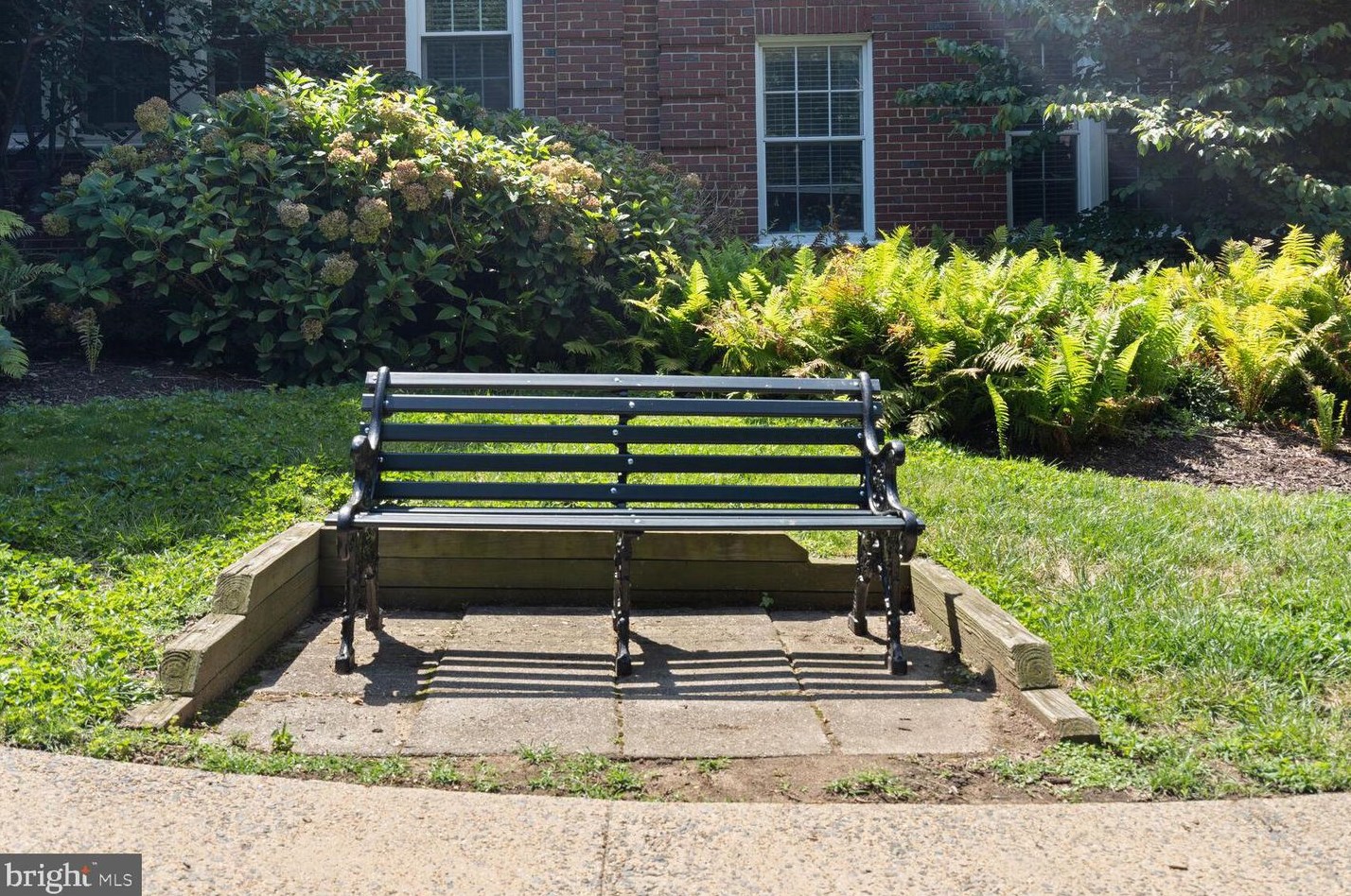 1920 Rhodes St, Arlington VA  22201-3131 exterior