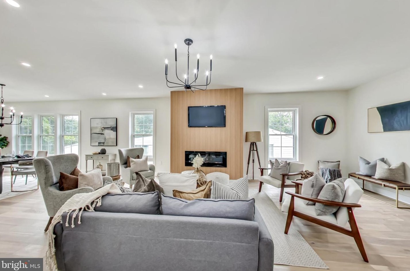 2135 Monroe St, Arlington VA 22204-5104 exterior