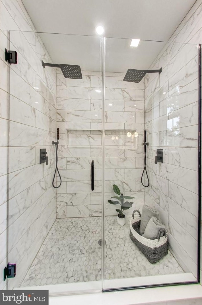 2135 Monroe St, Arlington VA 22204-5104 exterior