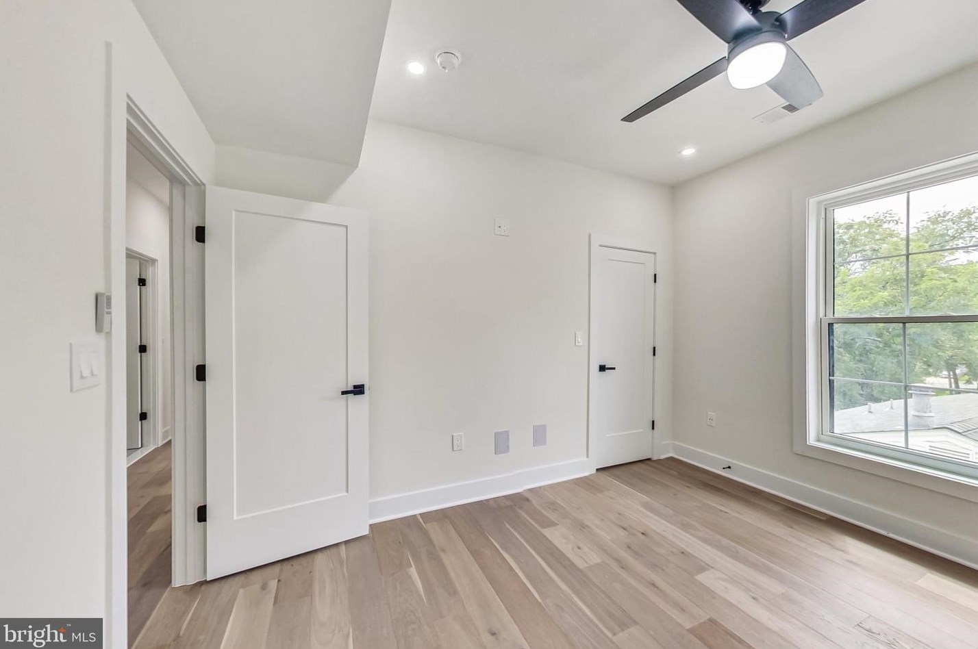 2135 Monroe St, Arlington VA 22204-5104 exterior