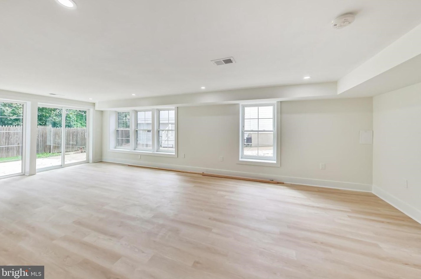 2135 Monroe St, Arlington VA 22204-5104 exterior