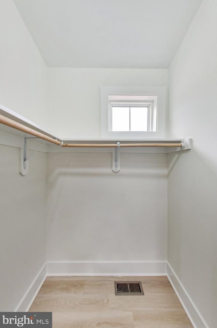 2135 Monroe St, Arlington VA 22204-5104 exterior