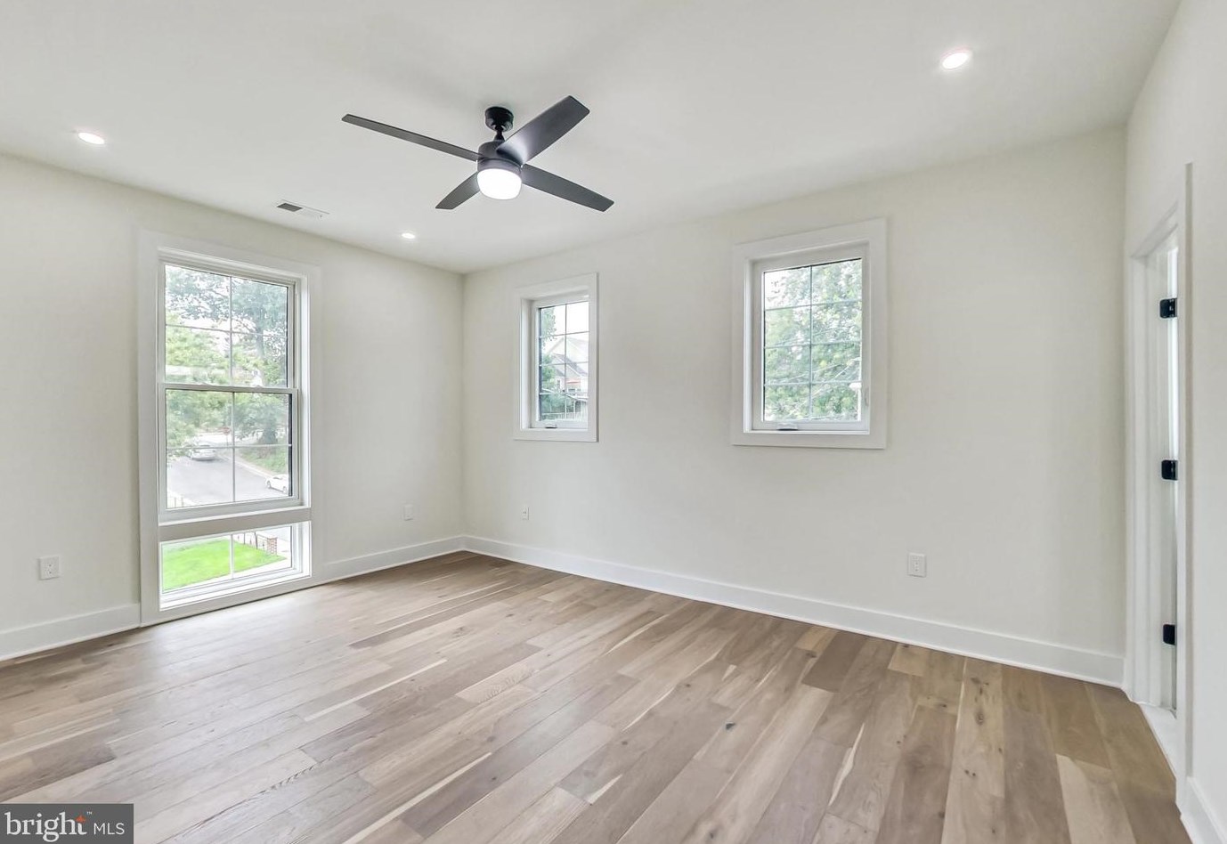 2135 Monroe St, Arlington VA 22204-5104 exterior