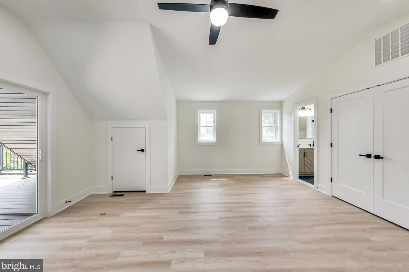 2135 Monroe St, Arlington VA 22204-5104 exterior