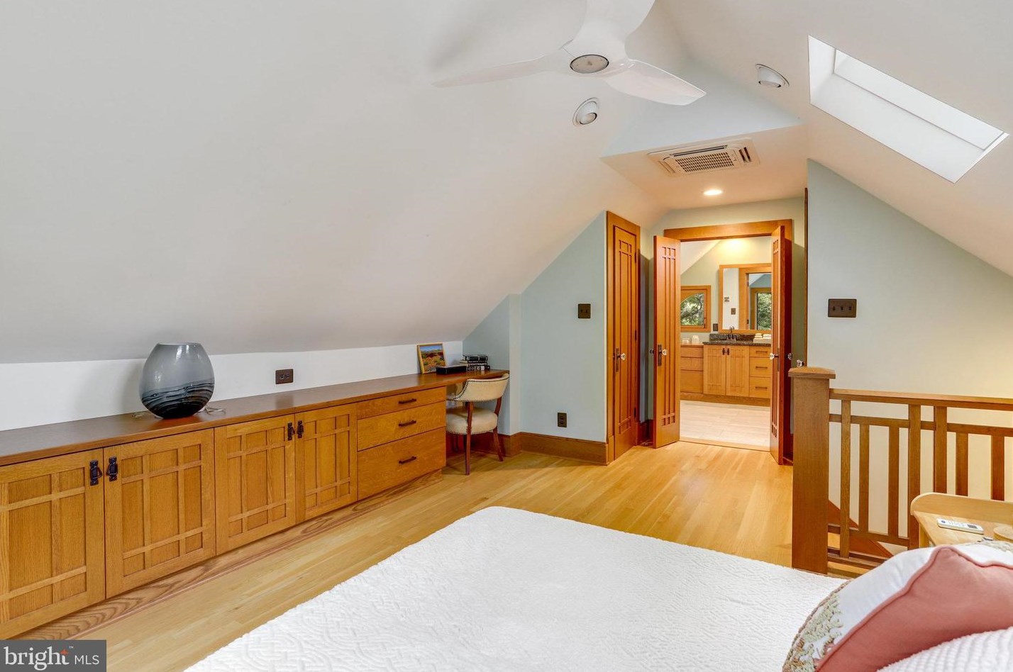 131 Irving St, Arlington VA 22201-1060 exterior