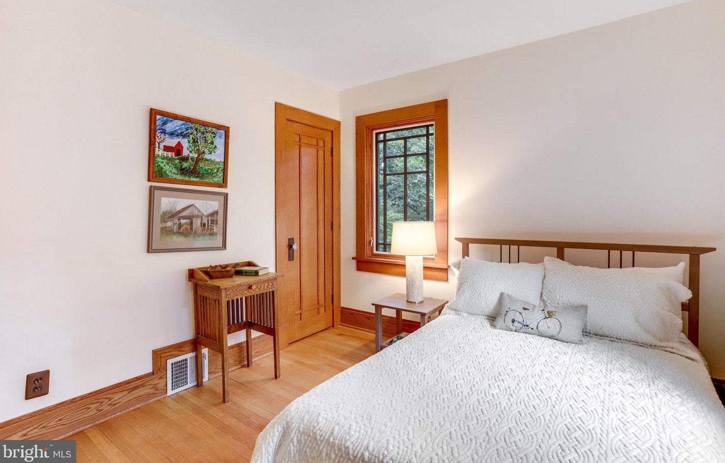 131 Irving St, Arlington VA 22201-1060 exterior