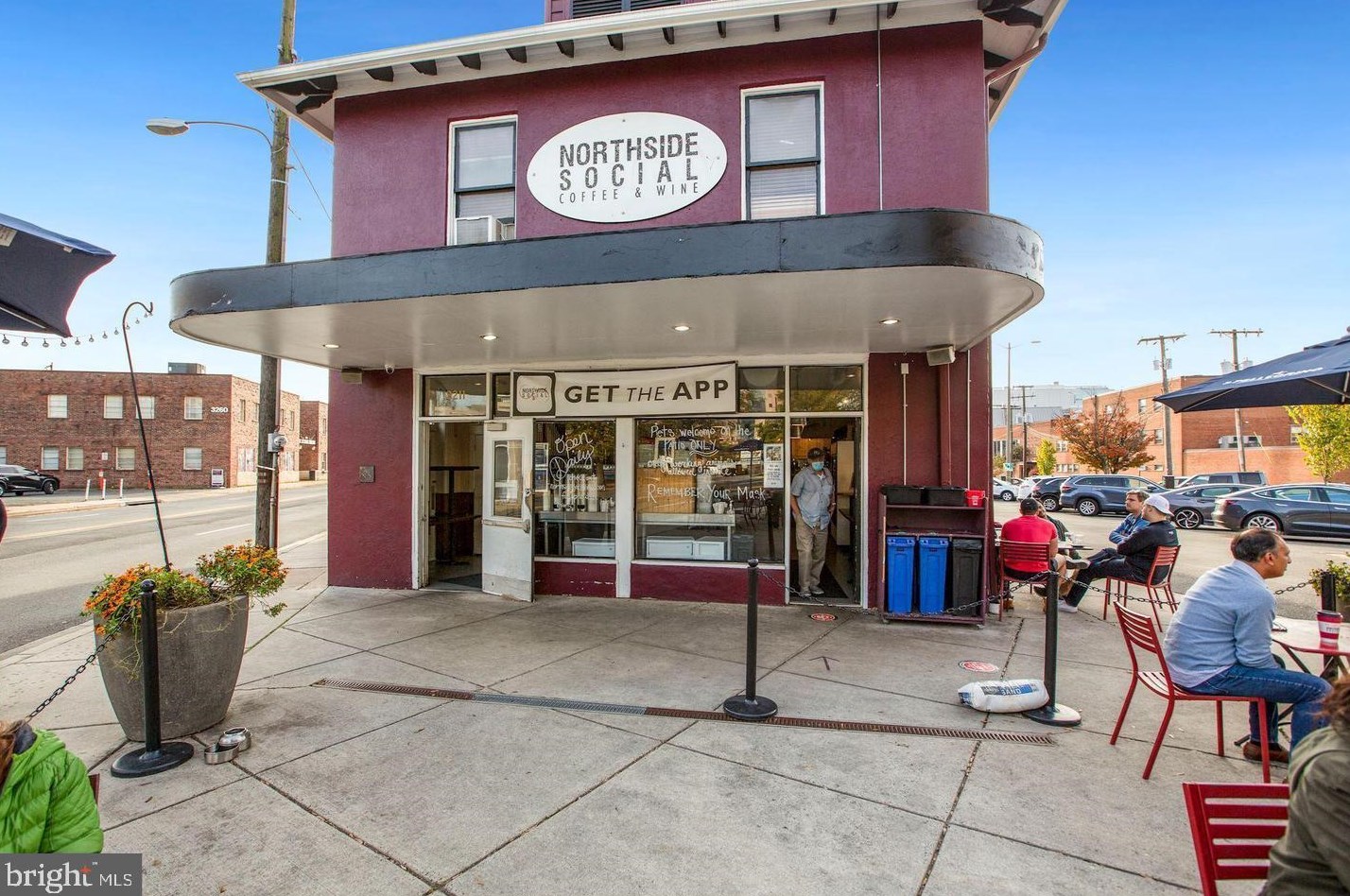 131 Irving St, Arlington VA 22201-1060 exterior