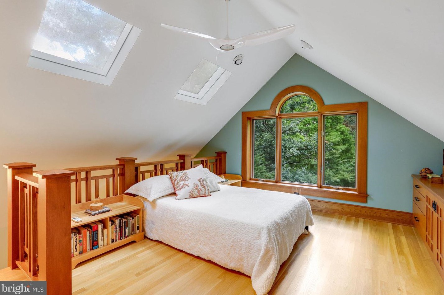 131 Irving St, Arlington VA 22201-1060 exterior