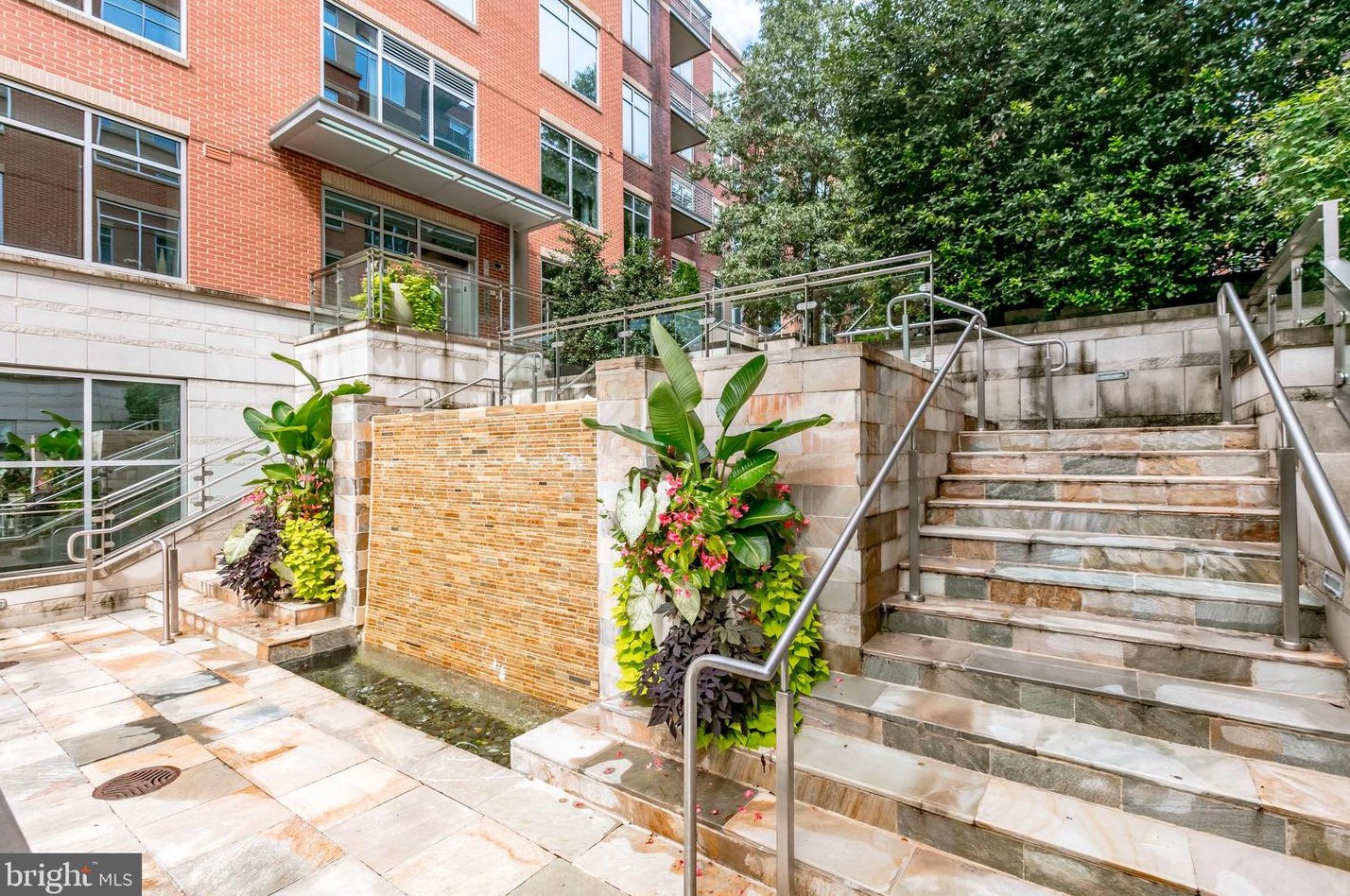 2200 Westmoreland St, Arlington VA  22213-1016 exterior