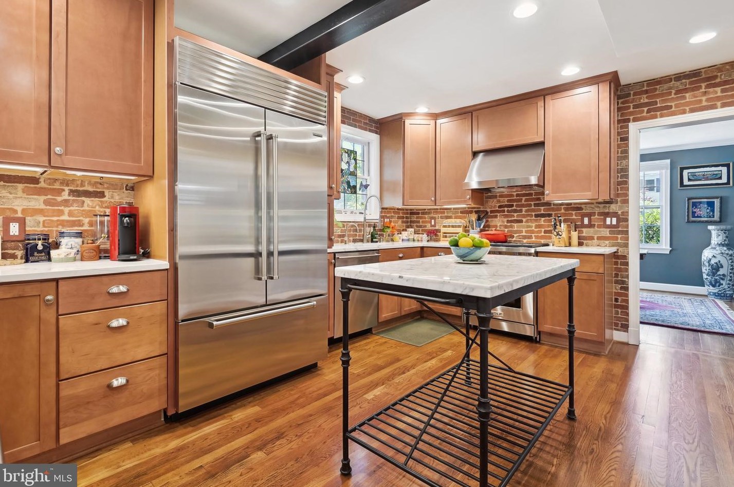 1406 Illinois St, Arlington VA 22205-2761 exterior