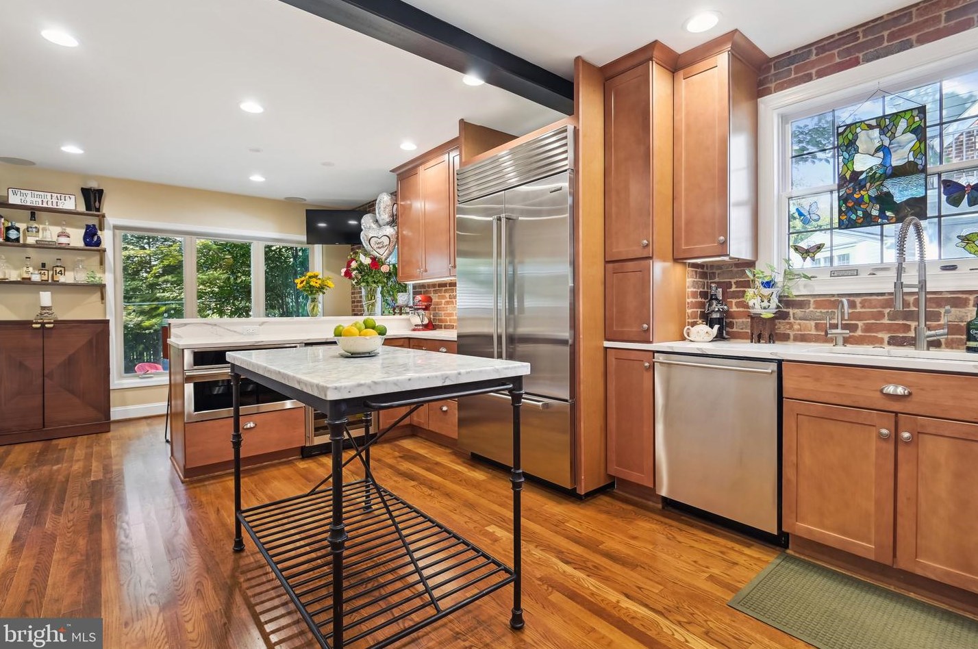 1406 Illinois St, Arlington VA 22205-2761 exterior