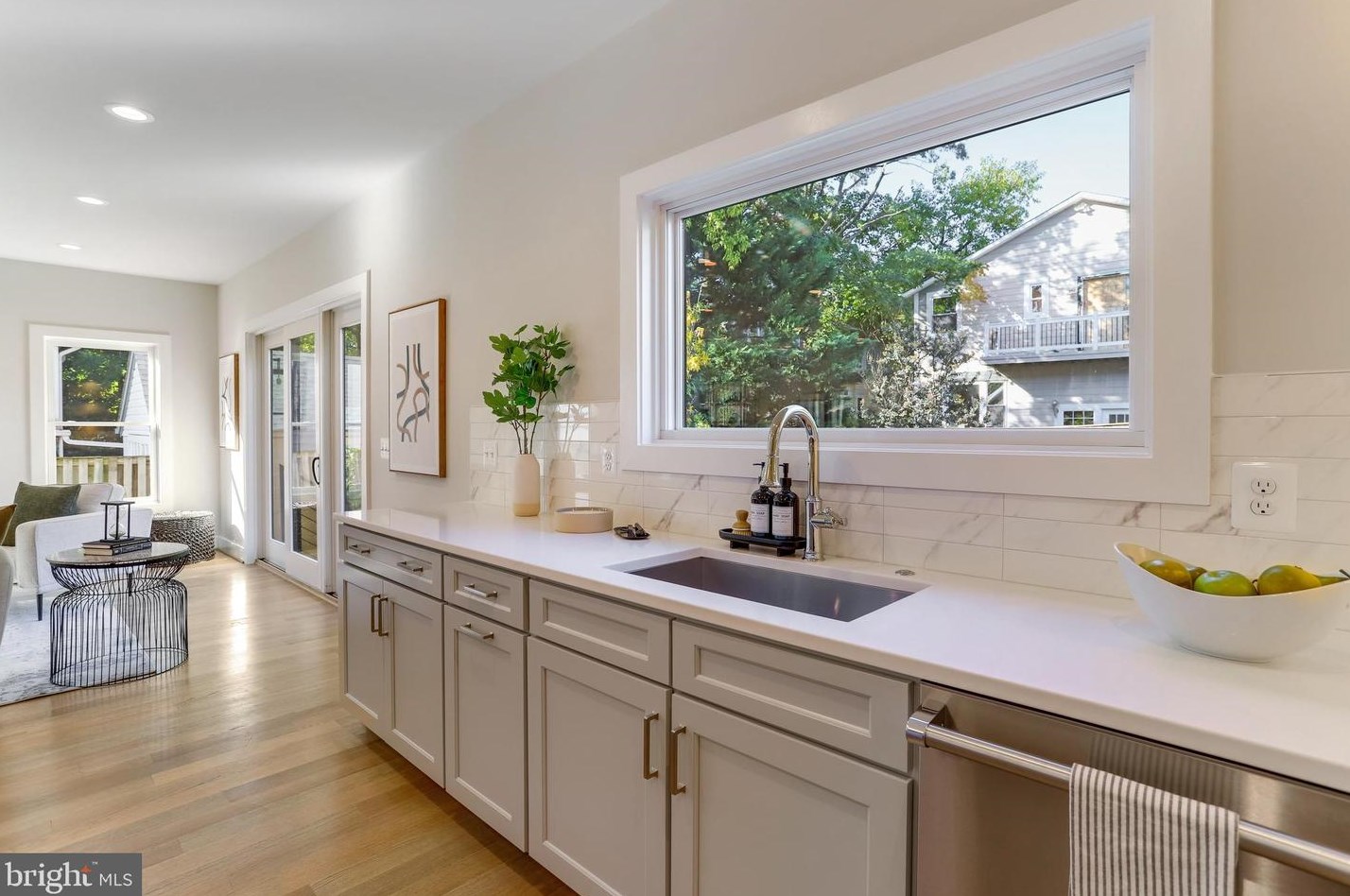 812 Edgewood St, Arlington VA  22201-1935 exterior