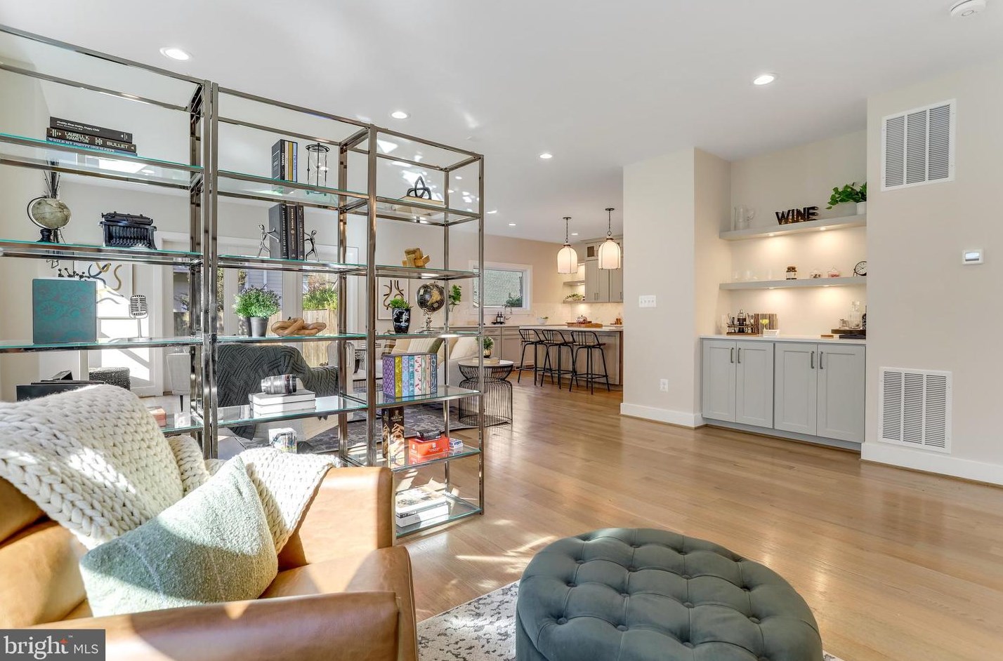 812 Edgewood St, Arlington VA  22201-1935 exterior