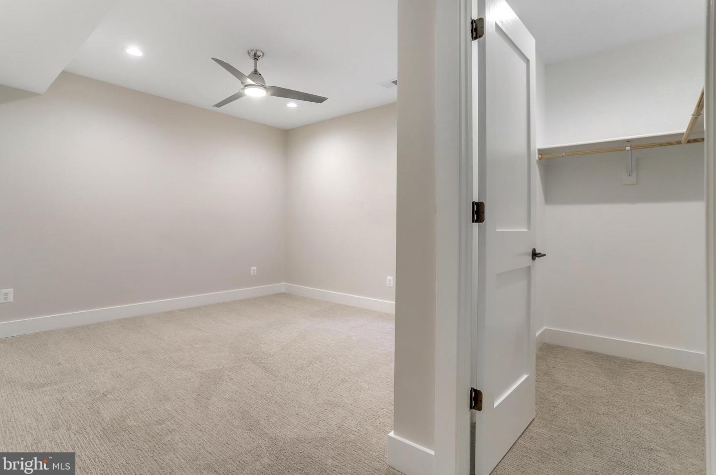 812 Edgewood St, Arlington VA  22201-1935 exterior