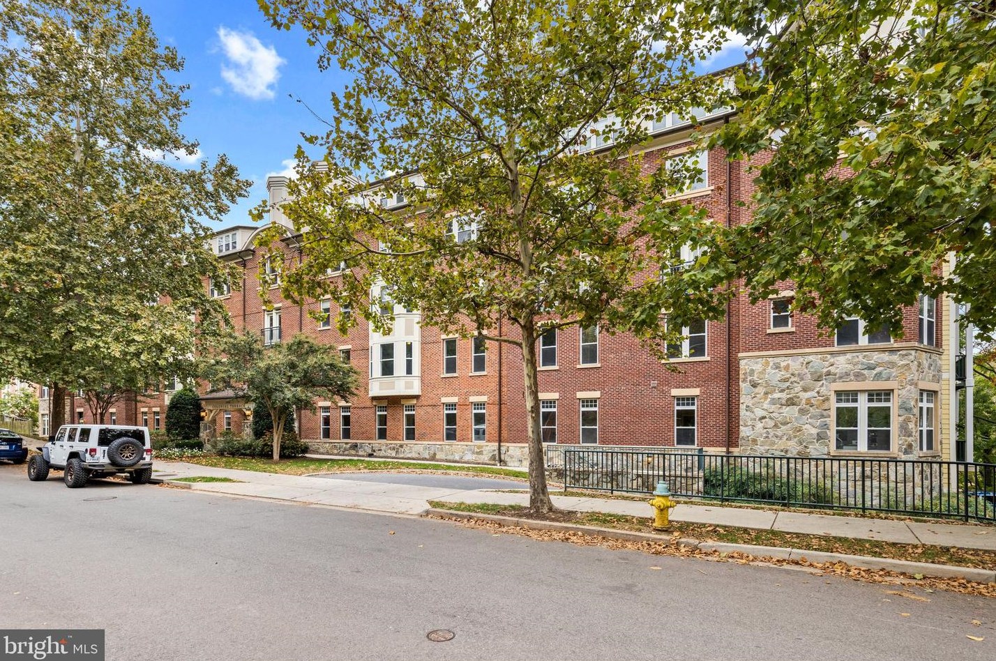 1633 Colonial Ter, Arlington VA  22209-1432 exterior