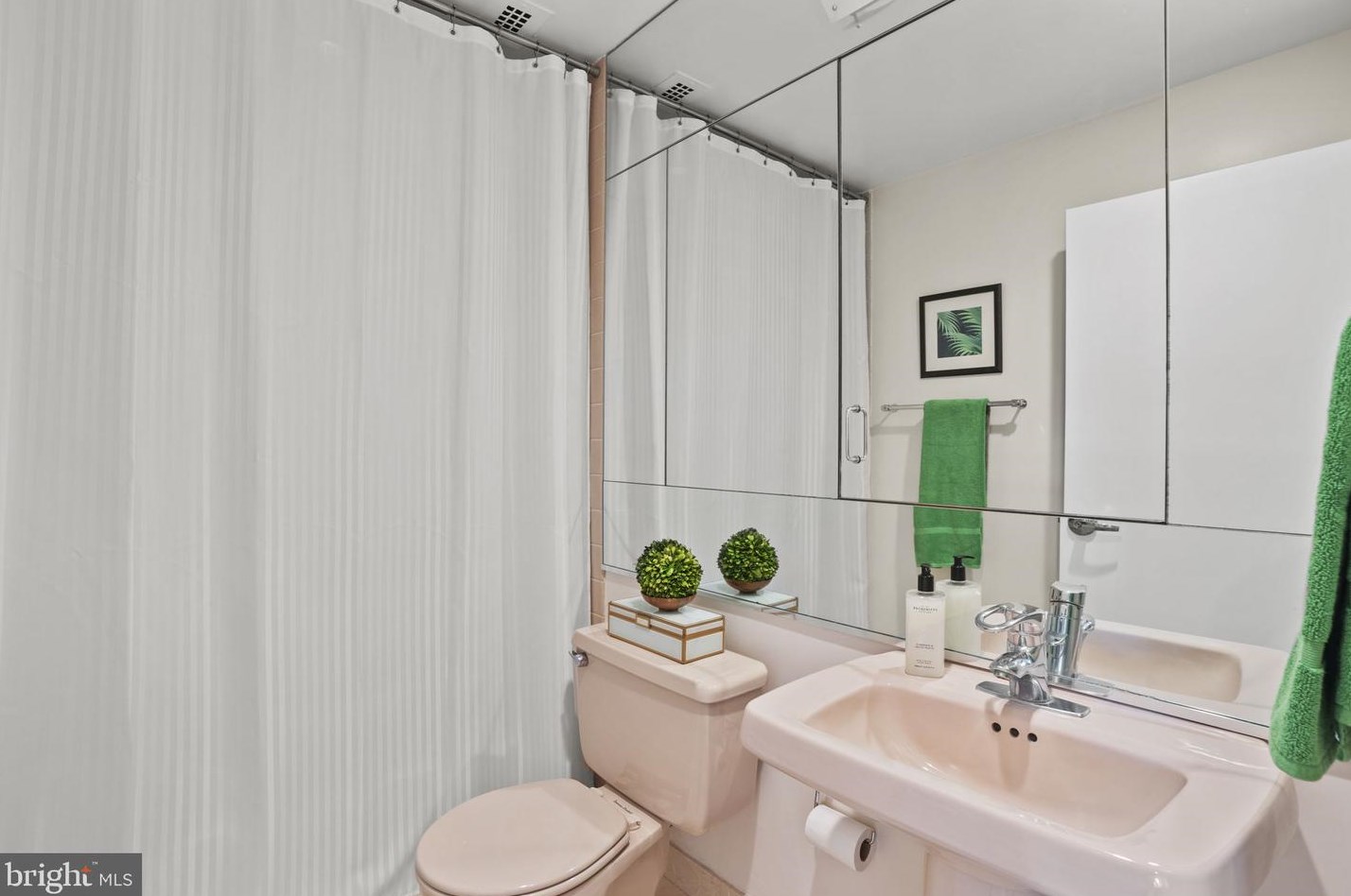 1200 Nash St, Arlington VA 22209-3616 exterior