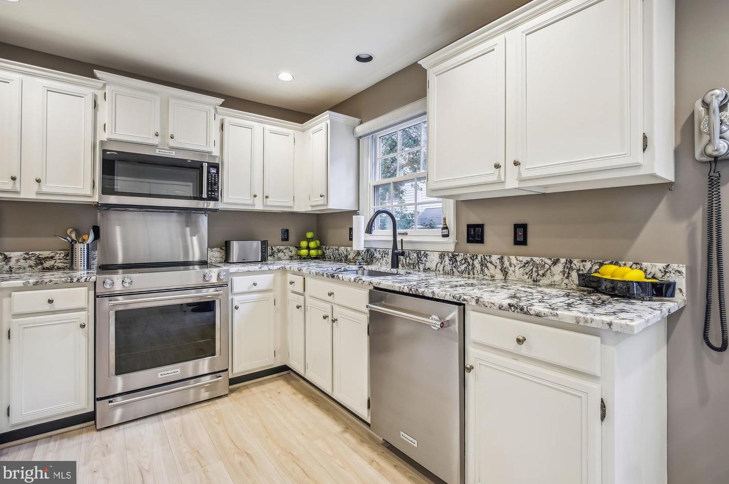 1936 Daniel St, Arlington VA 22201-1927 exterior