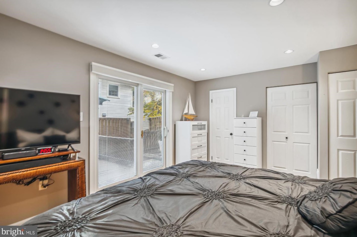 1936 Daniel St, Arlington VA 22201-1927 exterior