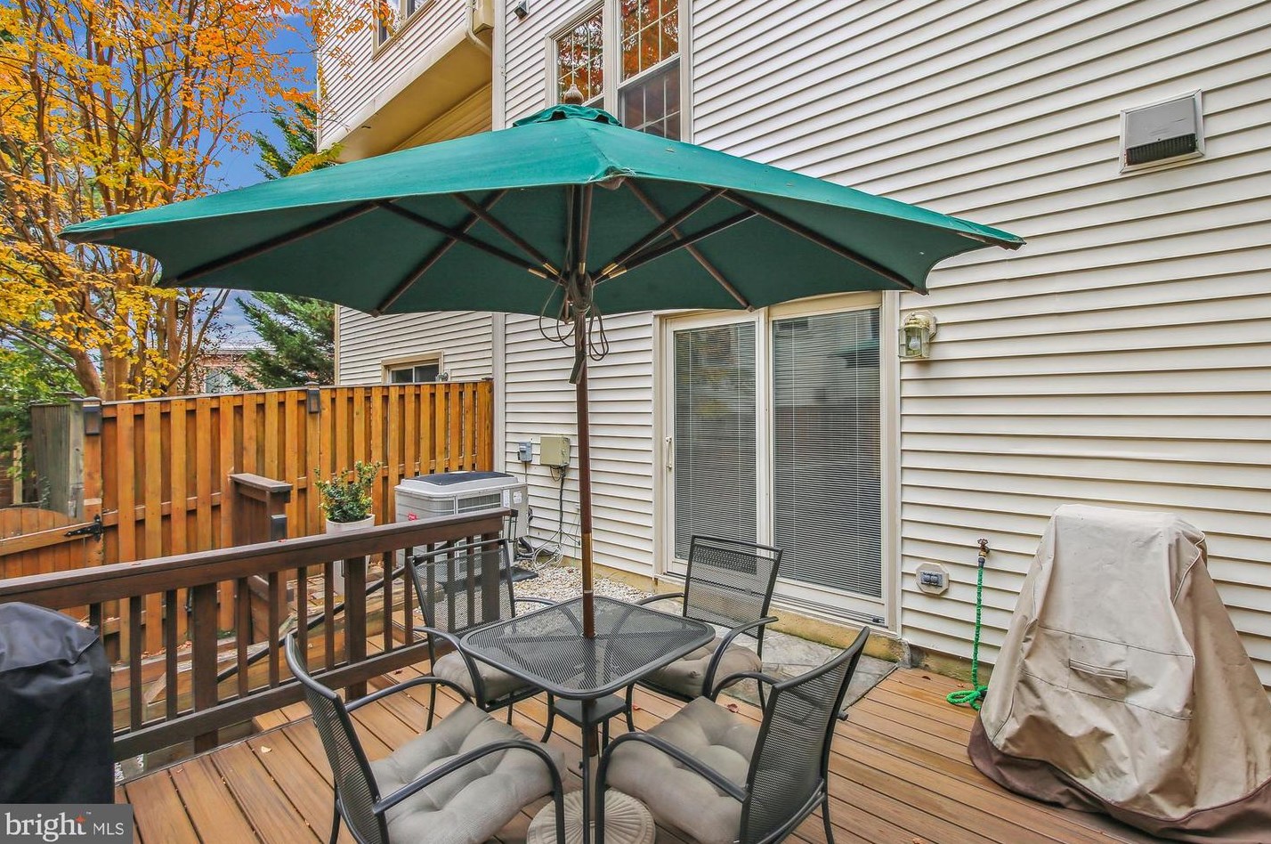 1936 Daniel St, Arlington VA 22201-1927 exterior