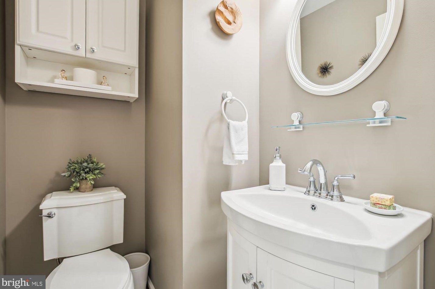 1936 Daniel St, Arlington VA 22201-1927 exterior