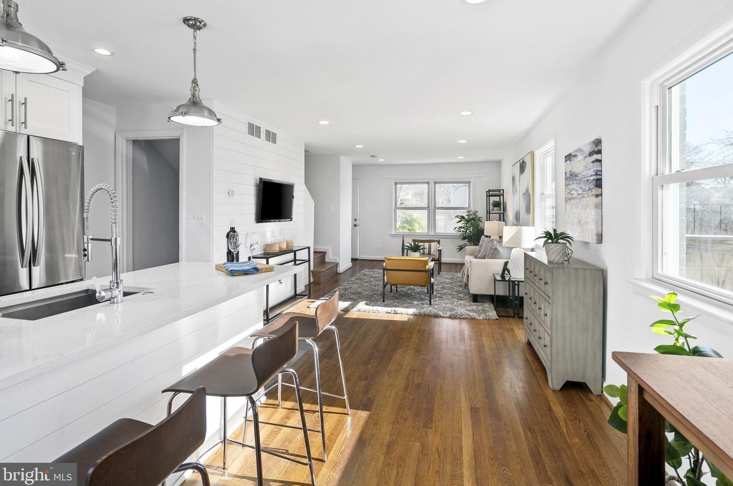 1936 Dinwiddie St, Arlington VA  22206-1067 exterior