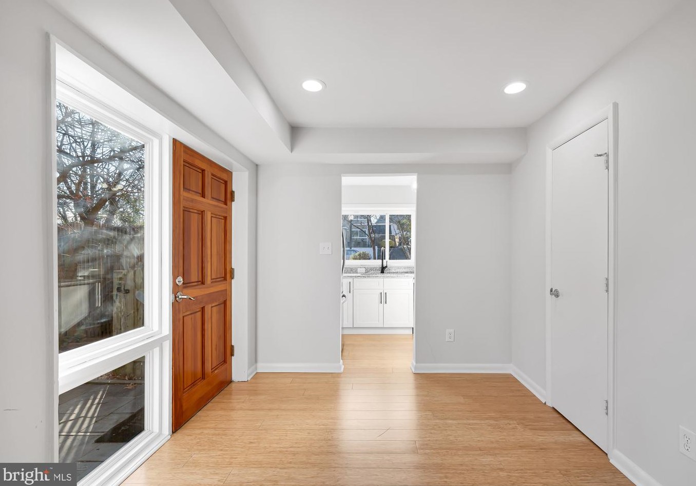 5225 10th Pl, Arlington VA  22204-3208 exterior