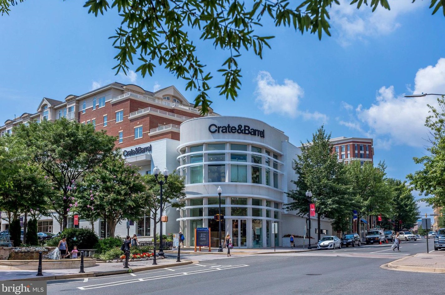 1021 Garfield St, Arlington VA  22201-2168 exterior