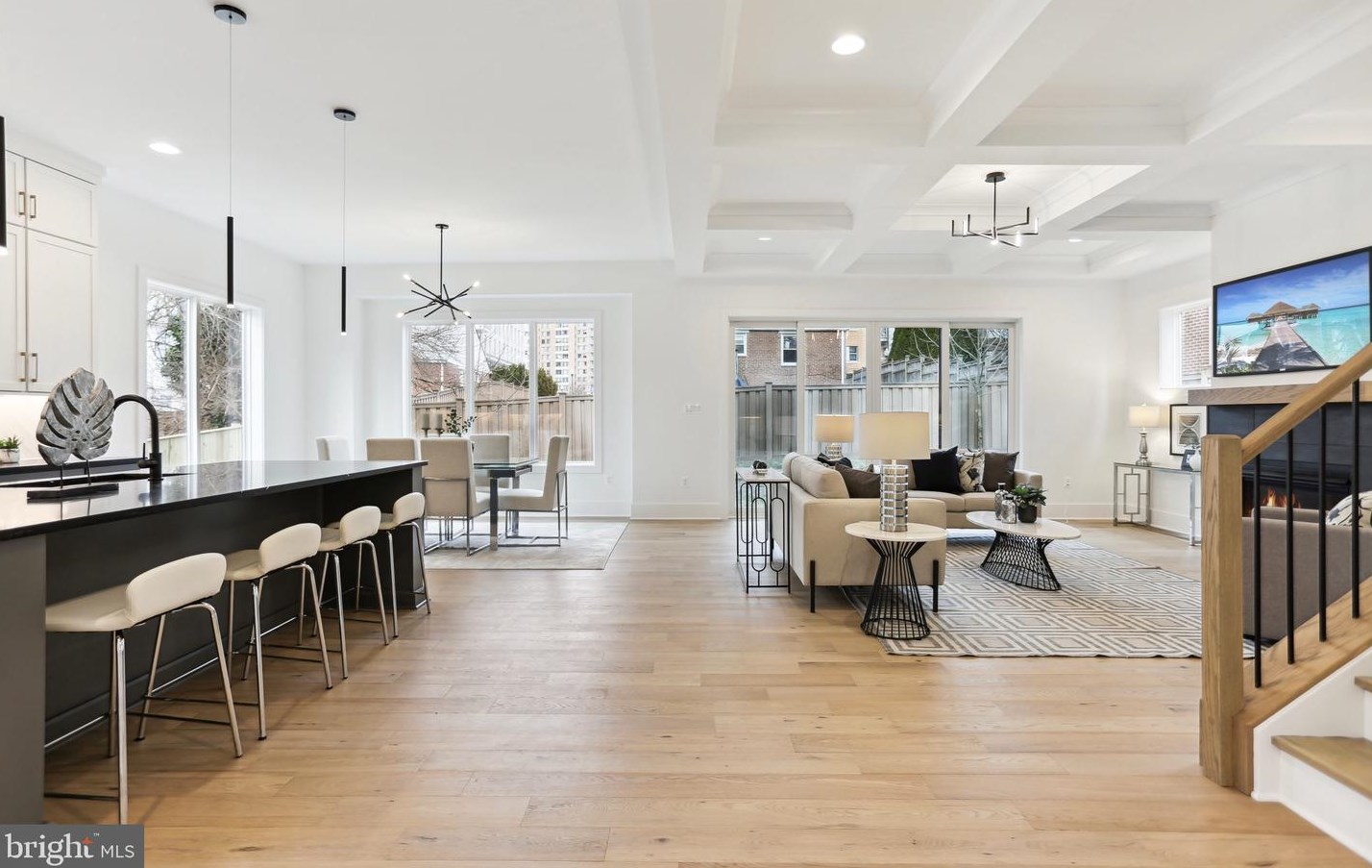 817 Woodrow St, Arlington VA  22203-1522 exterior