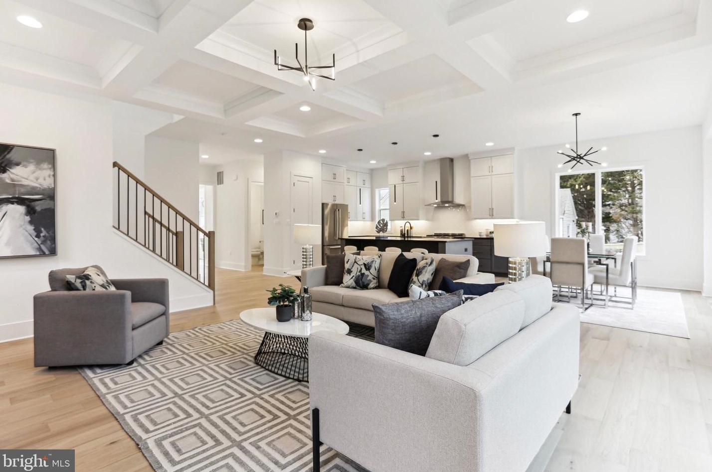 817 Woodrow St, Arlington VA  22203-1522 exterior