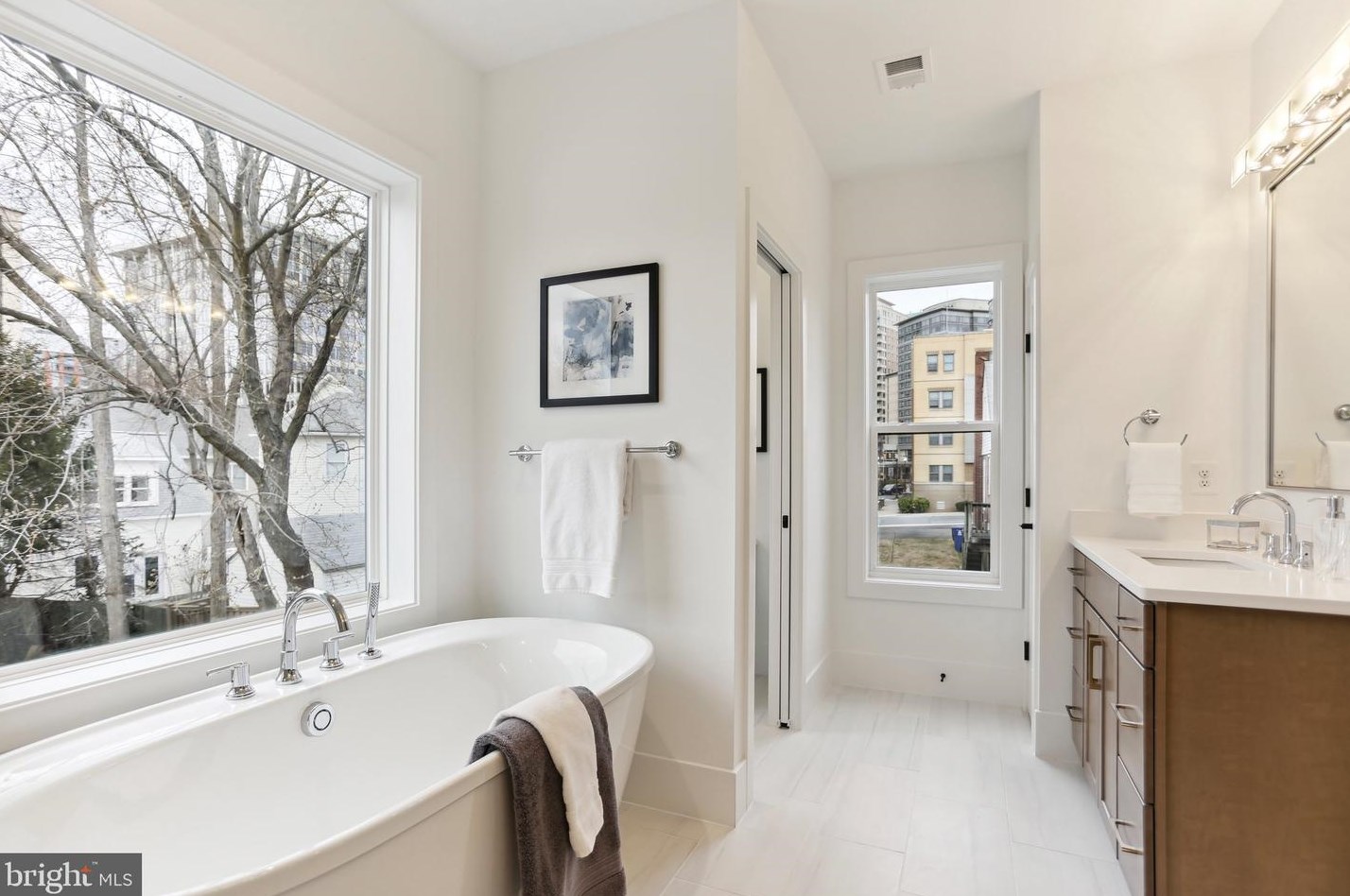 817 Woodrow St, Arlington VA  22203-1522 exterior