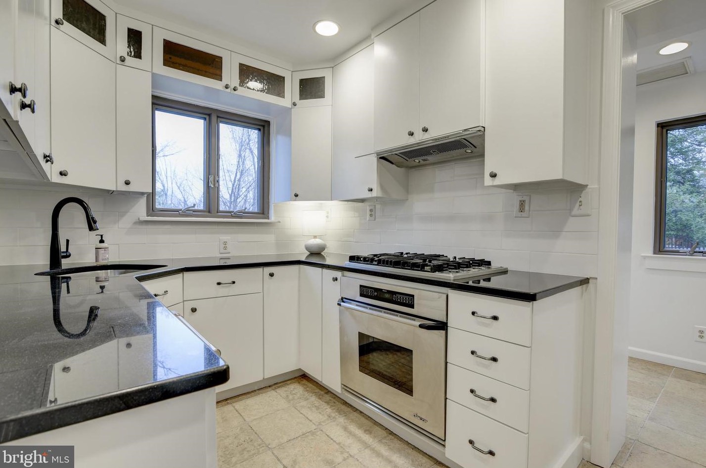 2506 Lynn St, Arlington VA  22202-2261 exterior