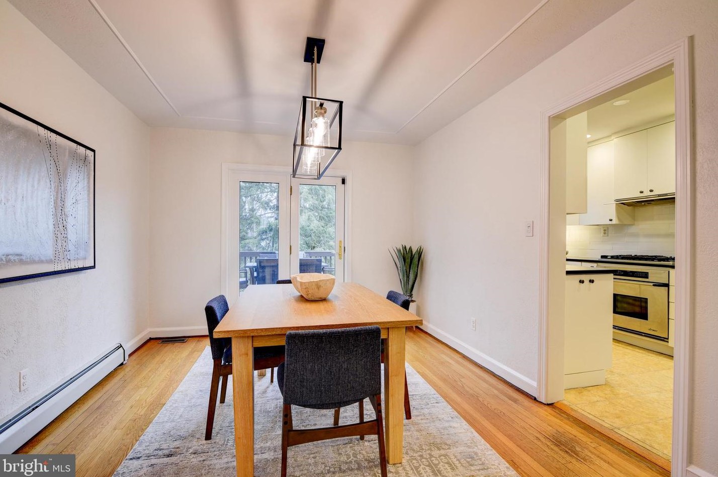 2506 Lynn St, Arlington VA  22202-2261 exterior