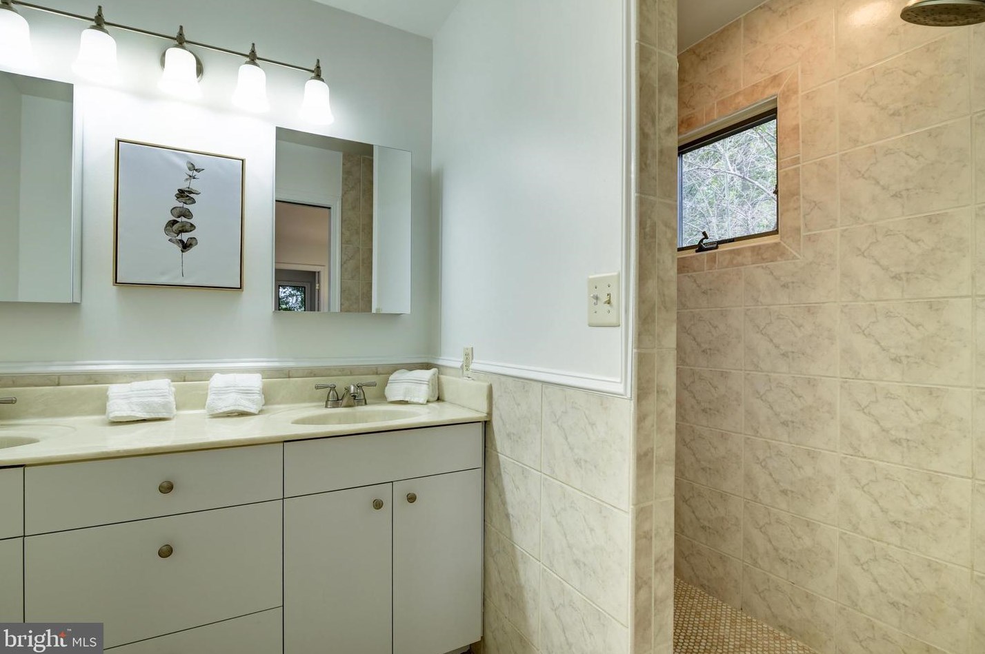 2506 Lynn St, Arlington VA  22202-2261 exterior