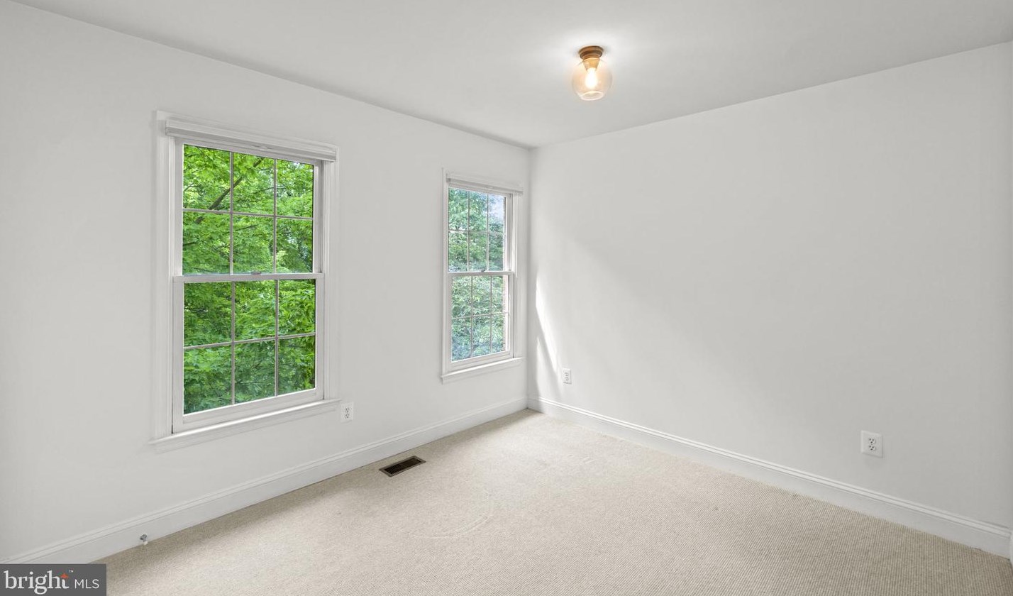 2139 Pierce Ct, Arlington VA exterior