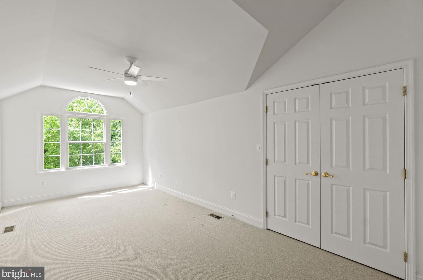 2139 Pierce Ct, Arlington VA exterior