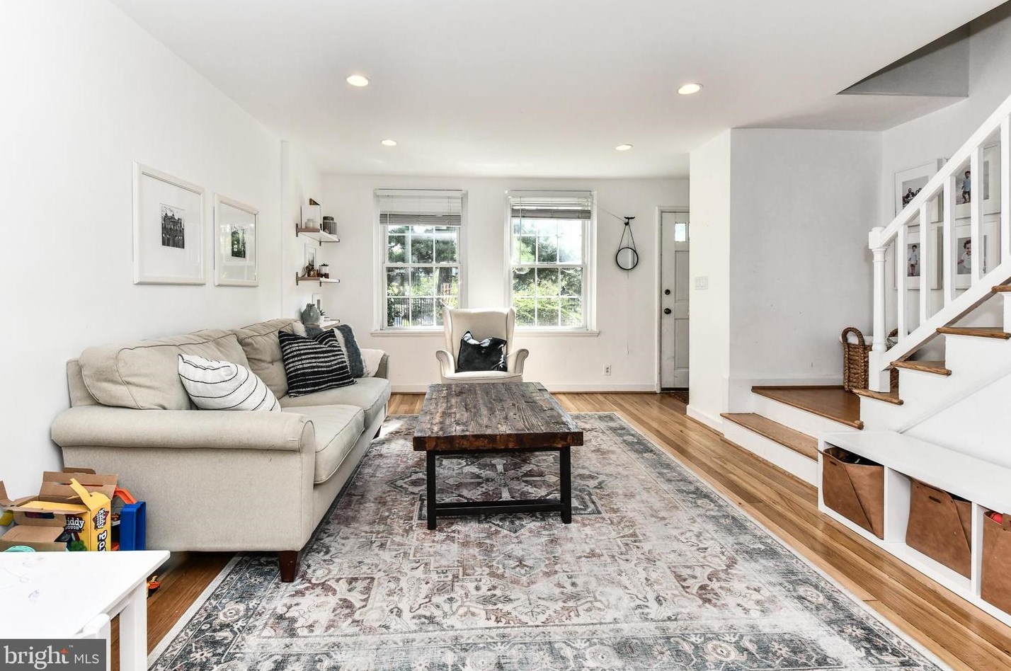 3054 Woodrow St, Arlington VA  22206-2115 exterior