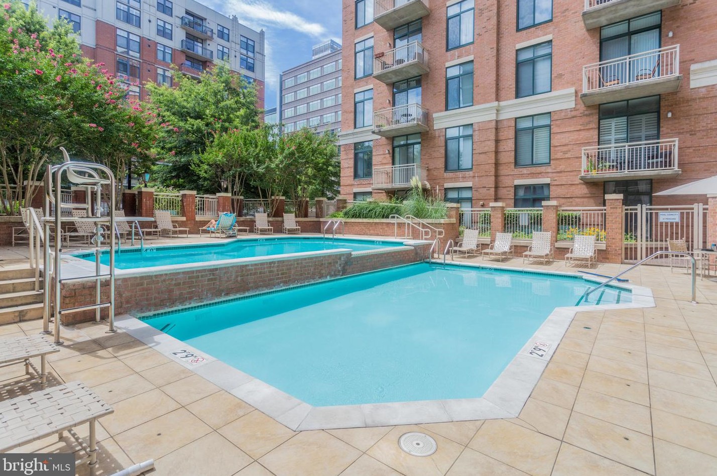 1205 Garfield St, Arlington VA  22201-6801 exterior