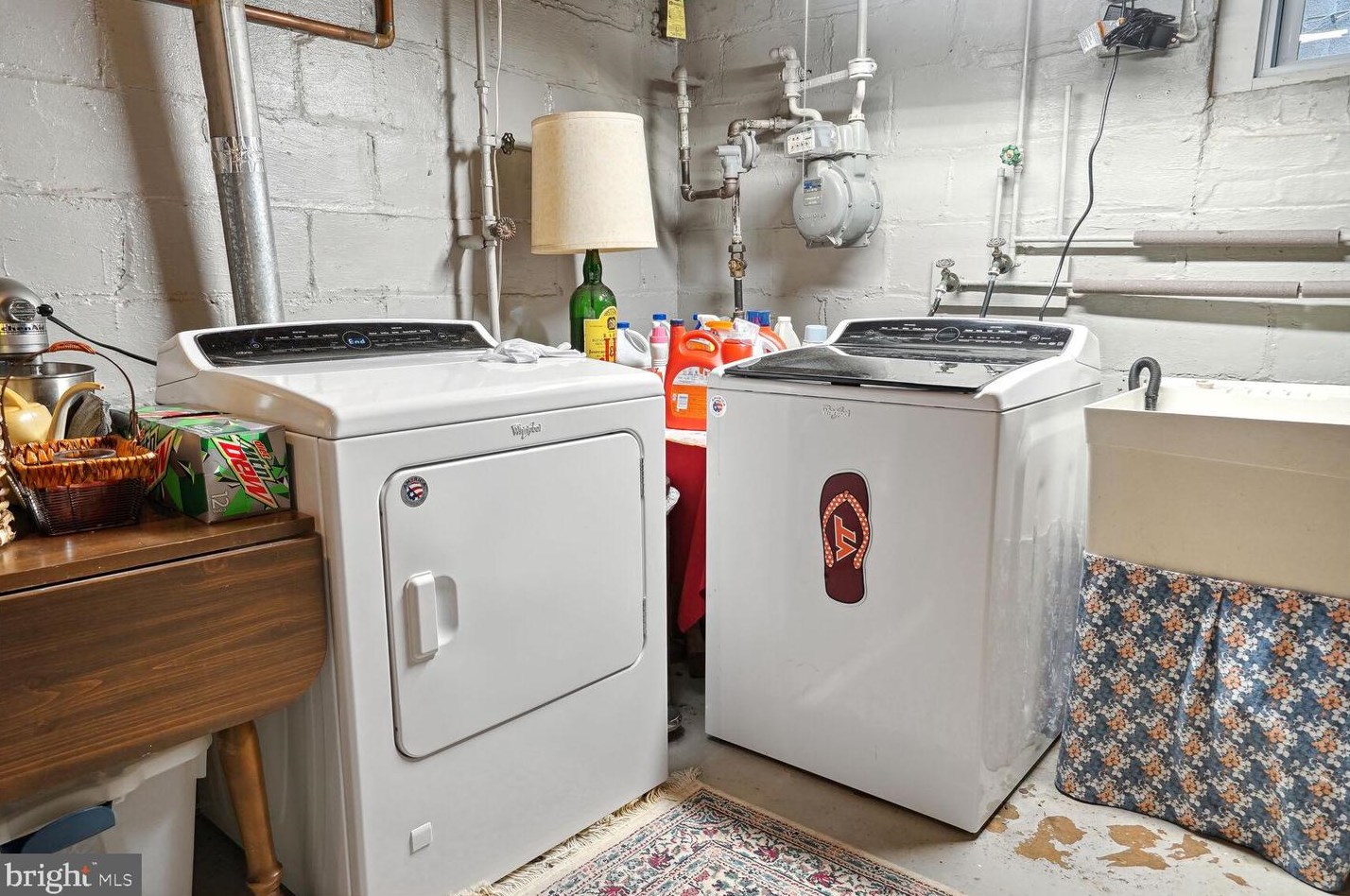 1706 Taylor St, Arlington VA 22204-4073 exterior