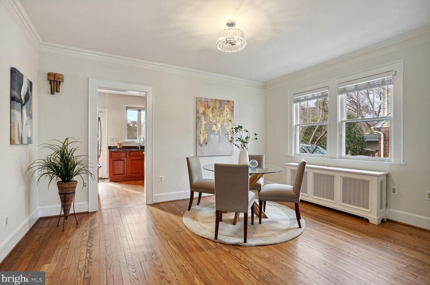 1706 Taylor St, Arlington VA 22204-4073 exterior