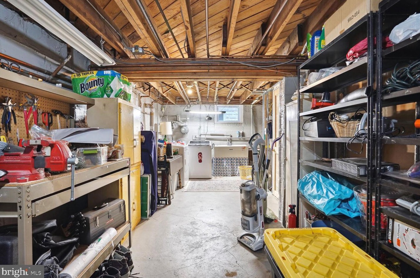 1706 Taylor St, Arlington VA 22204-4073 exterior