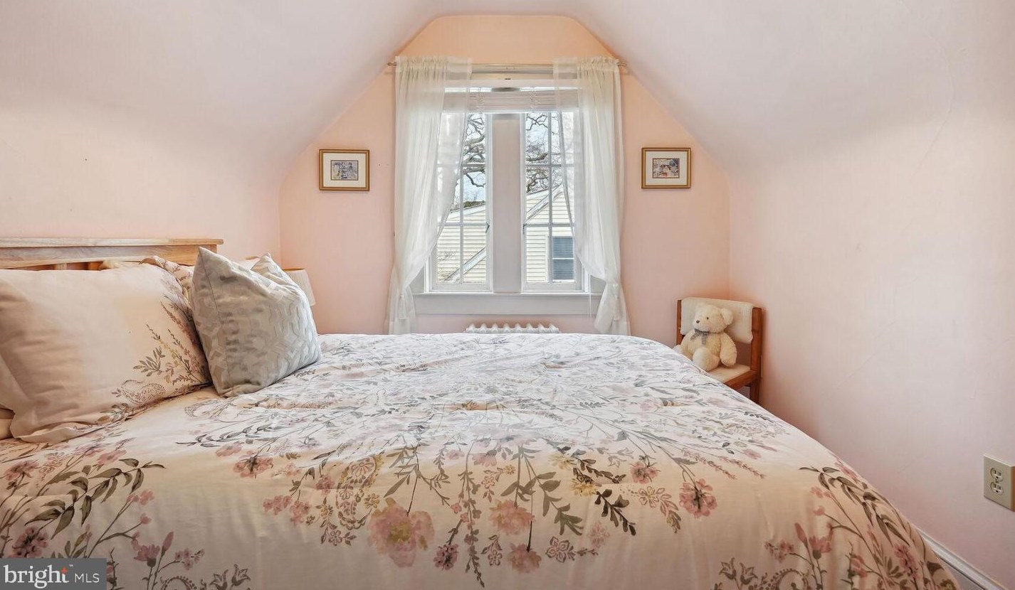 1706 Taylor St, Arlington VA 22204-4073 exterior