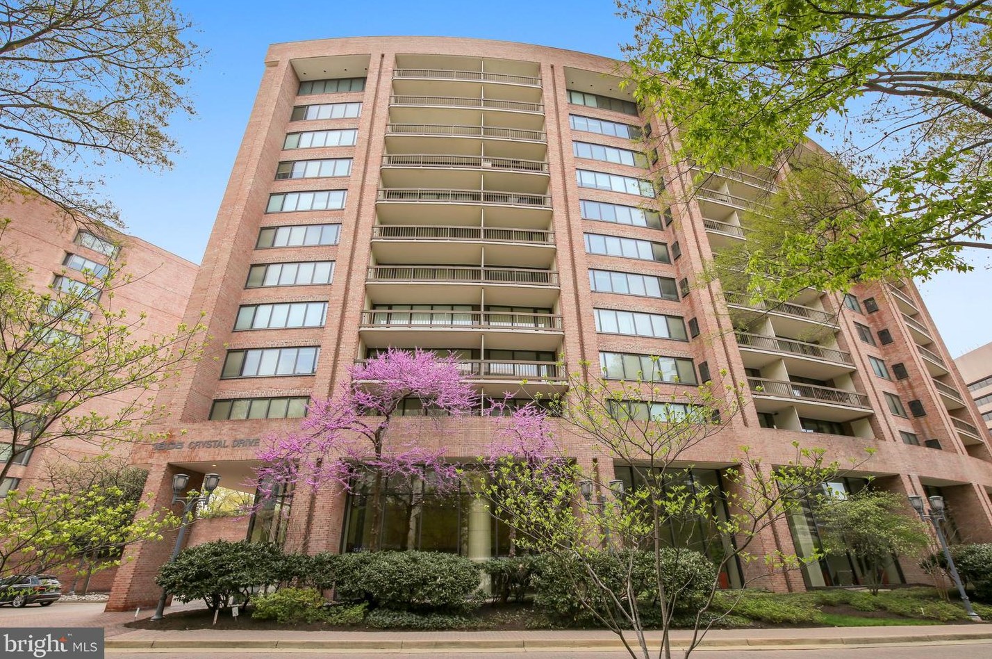 1805 Crystal Dr, Arlington VA  22202-4400 exterior