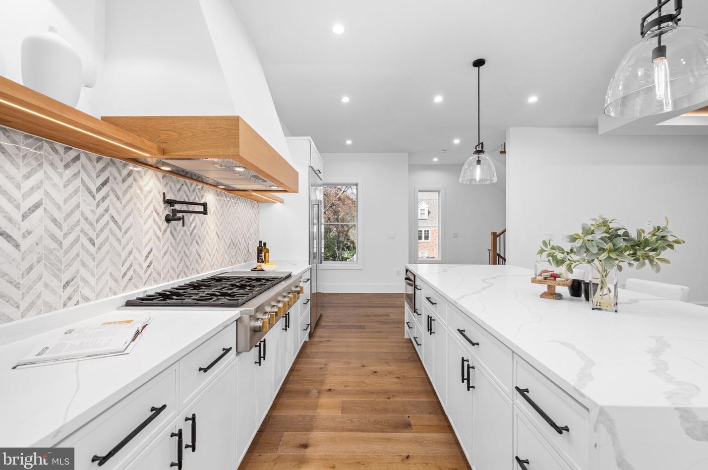 6000 16th St, Arlington VA  22205-2208 exterior