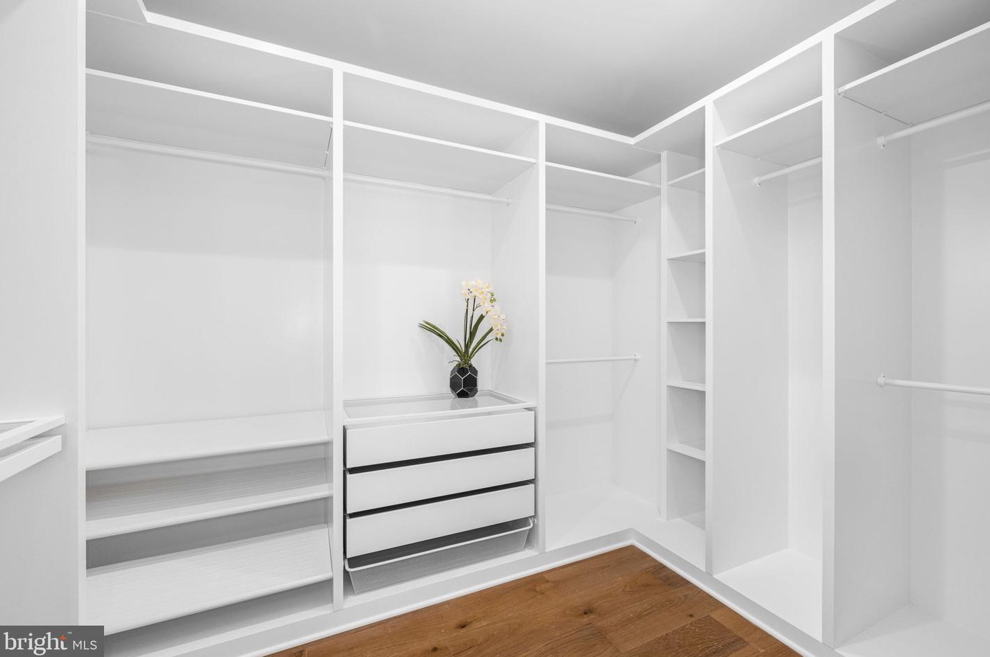 6000 16th St, Arlington VA  22205-2208 exterior