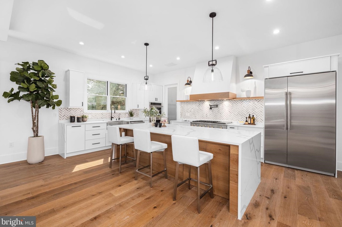 6000 16th St, Arlington VA  22205-2208 exterior