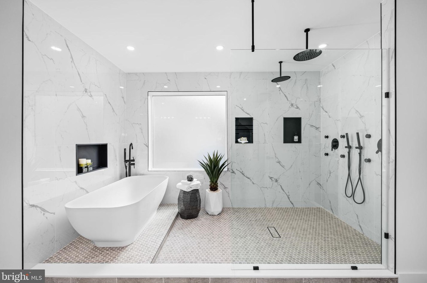 6000 16th St, Arlington VA  22205-2208 exterior