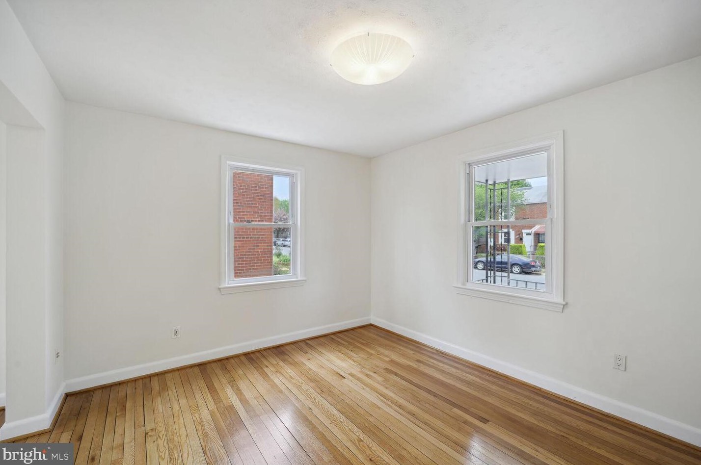 2136 Pollard St, Arlington VA  22204-5418 exterior