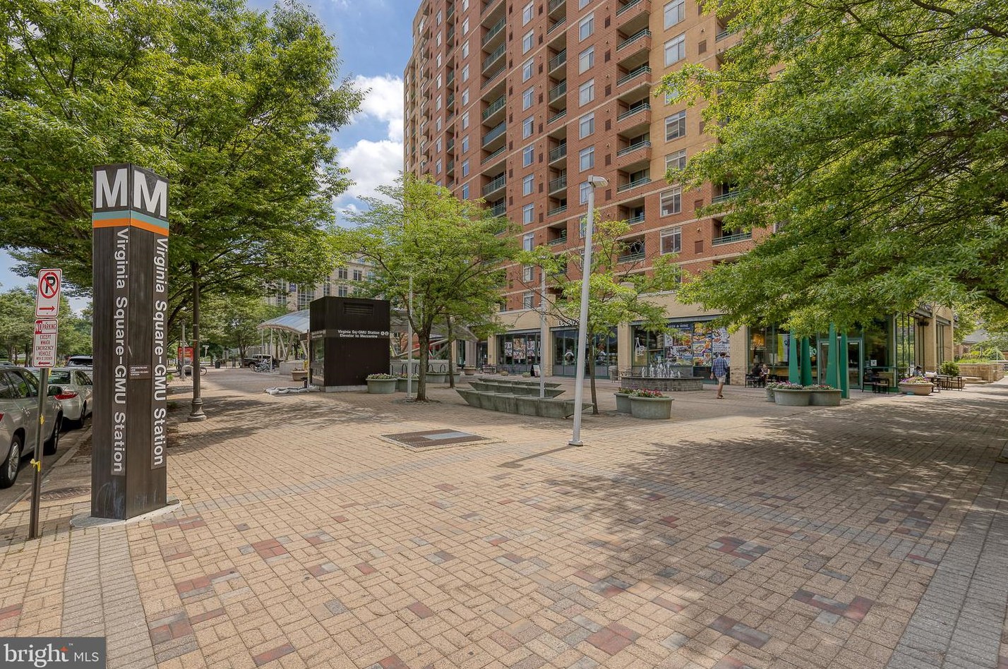 901 Monroe St, Arlington VA 22204-4207 exterior